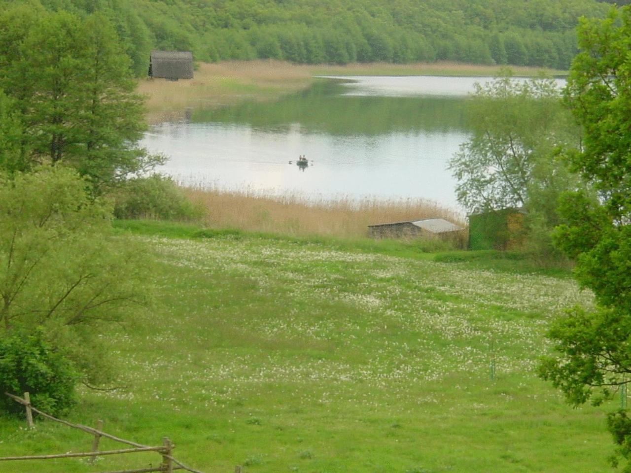 Landhotel Am Peetscher See Mirow Exterior foto